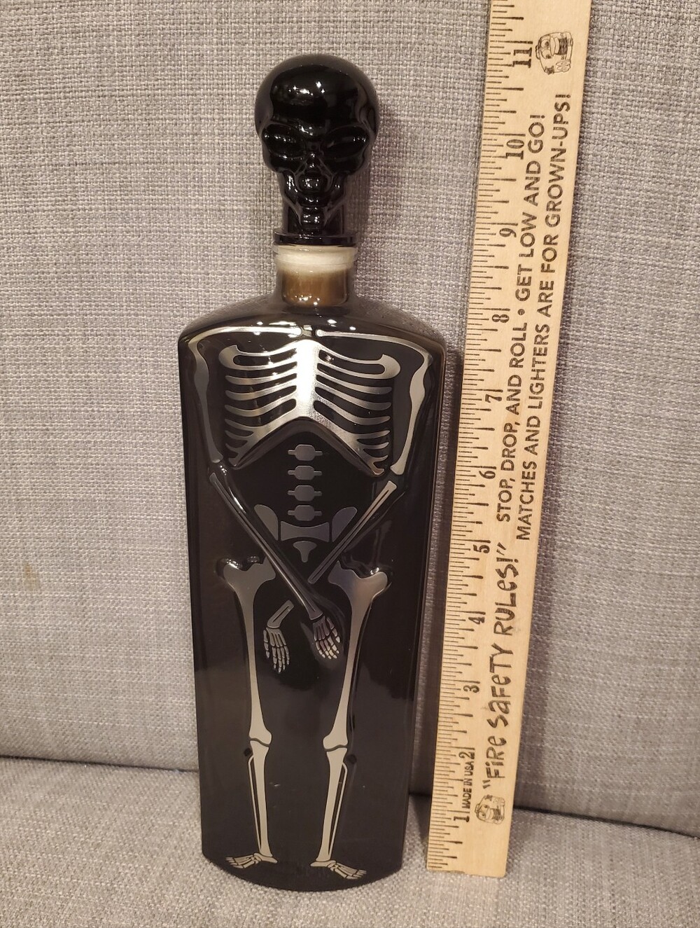 Alien 51 Decanter, empty, dark gray with silver, 10-3/4", Halloween